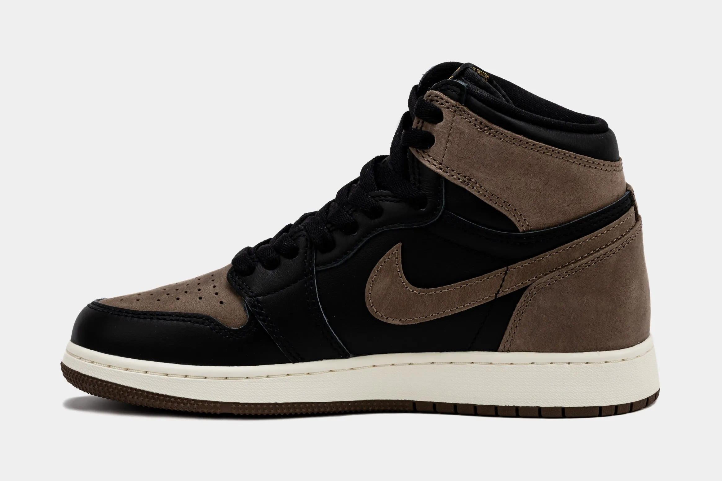 Air Jordan 1 Retro High OG Palomino Grade School Lifestyle Shoes (Black/Metallic Gold/Palomino/Sail)