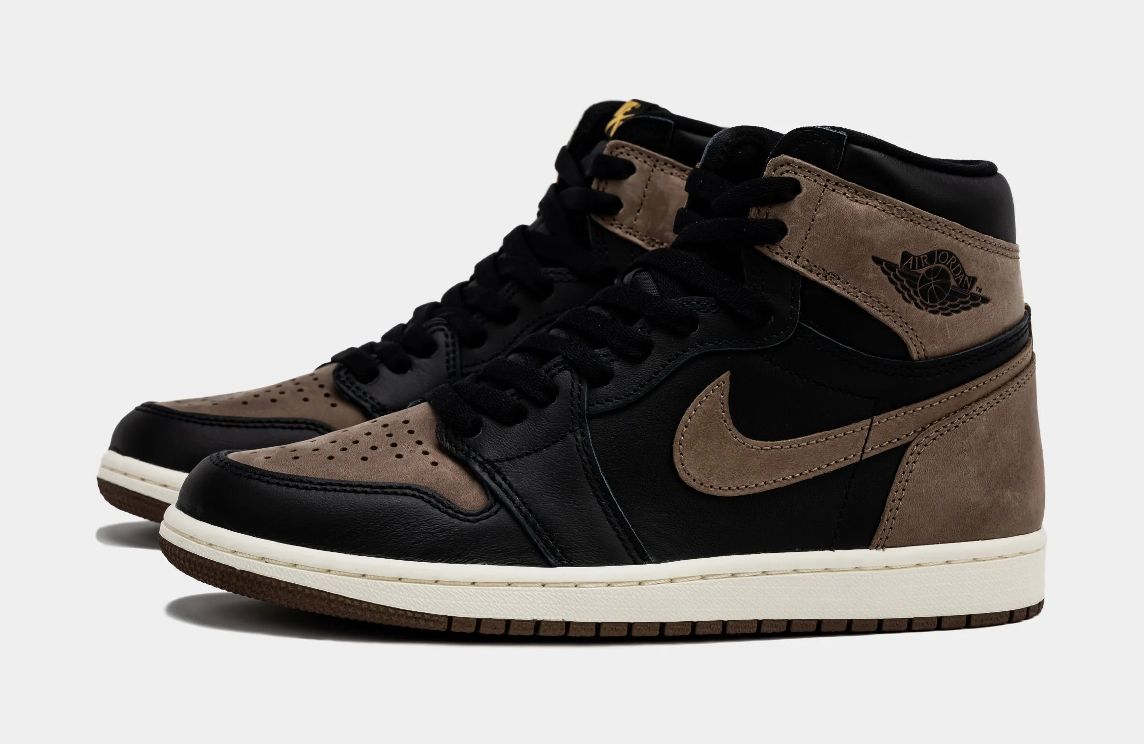 Air Jordan 1 Retro High OG Palomino Mens Lifestyle Shoes (Black/Metallic Gold/Palomino/Sail)