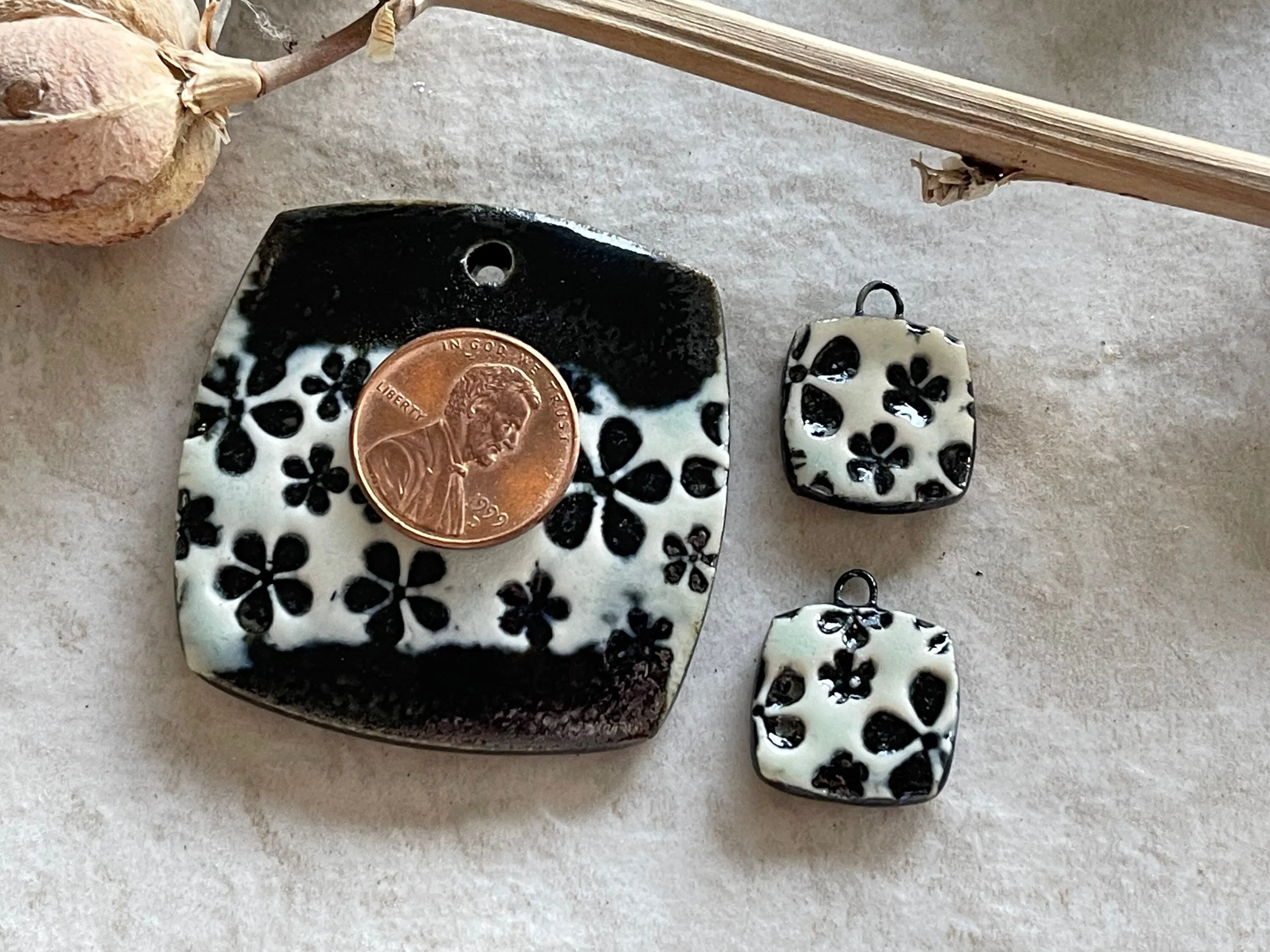 Black and white Flower Pendant and Charms, Pendant, Obtuse Square, Porcelain Ceramic Pendant, Artisan Pendant, Jewelry Making Co