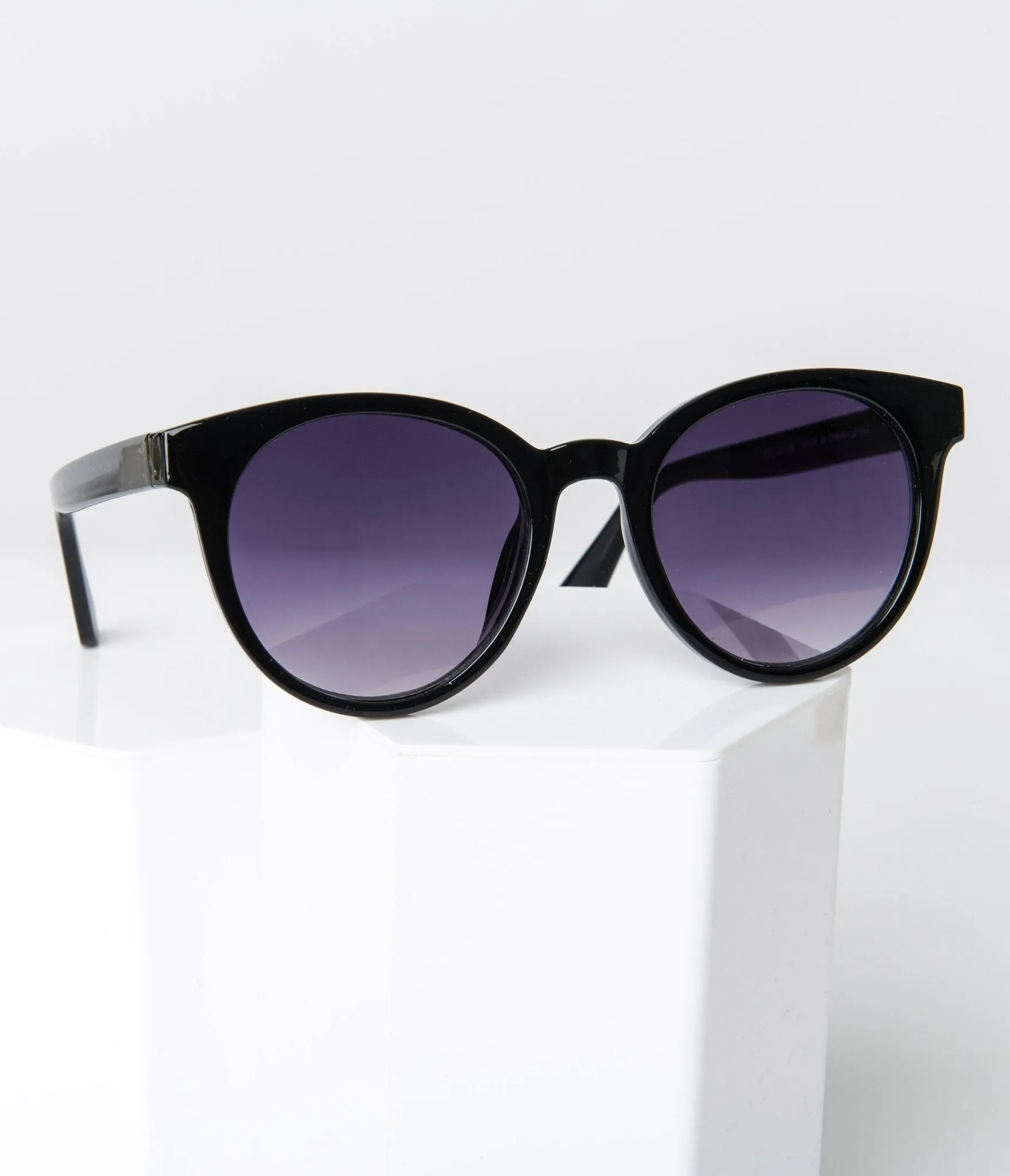 Black Tinted Round Sunglasses