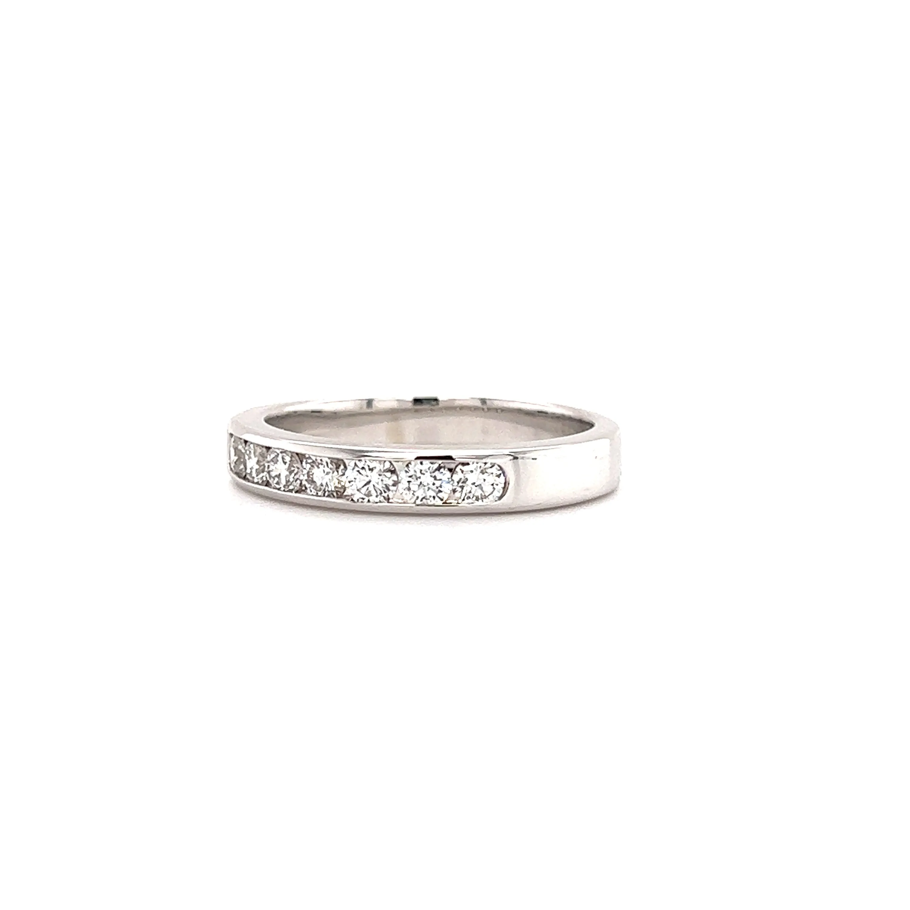 Diamond ring with 0.63ctw of Diamonds in 14K White Gold