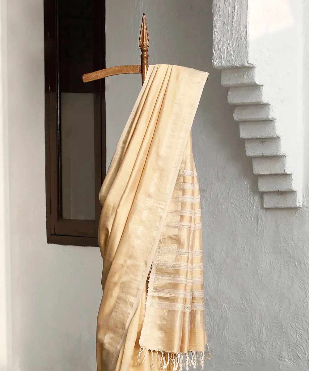 Handloom Beige Pure Cotton Silk Maheshwari Saree With Ektara Gold Palla