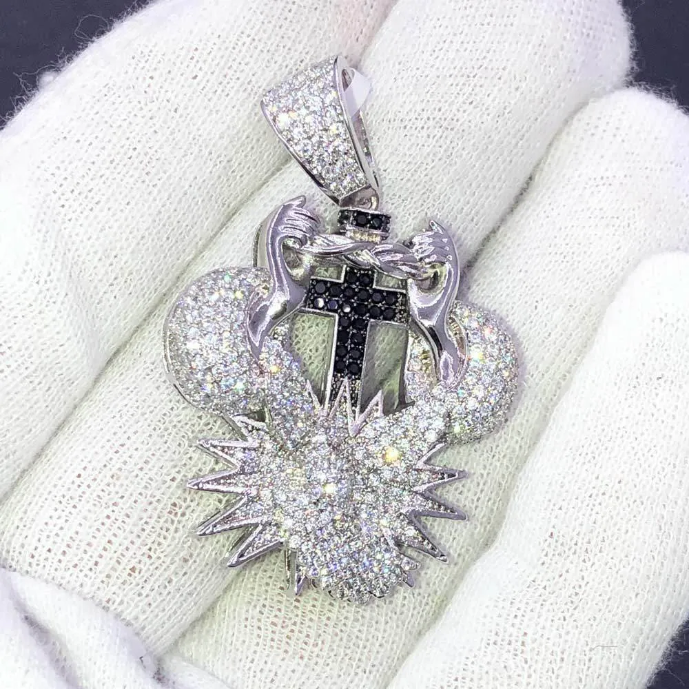 Holding the Cross CZ Hip Hop Bling Bling Pendant