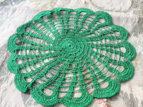 PRETTY Vintage Doily,Christmas Green,Hand Crocheted Doily Farmhouse Decor, French Country Cottage,Unique Design Collectible Doil