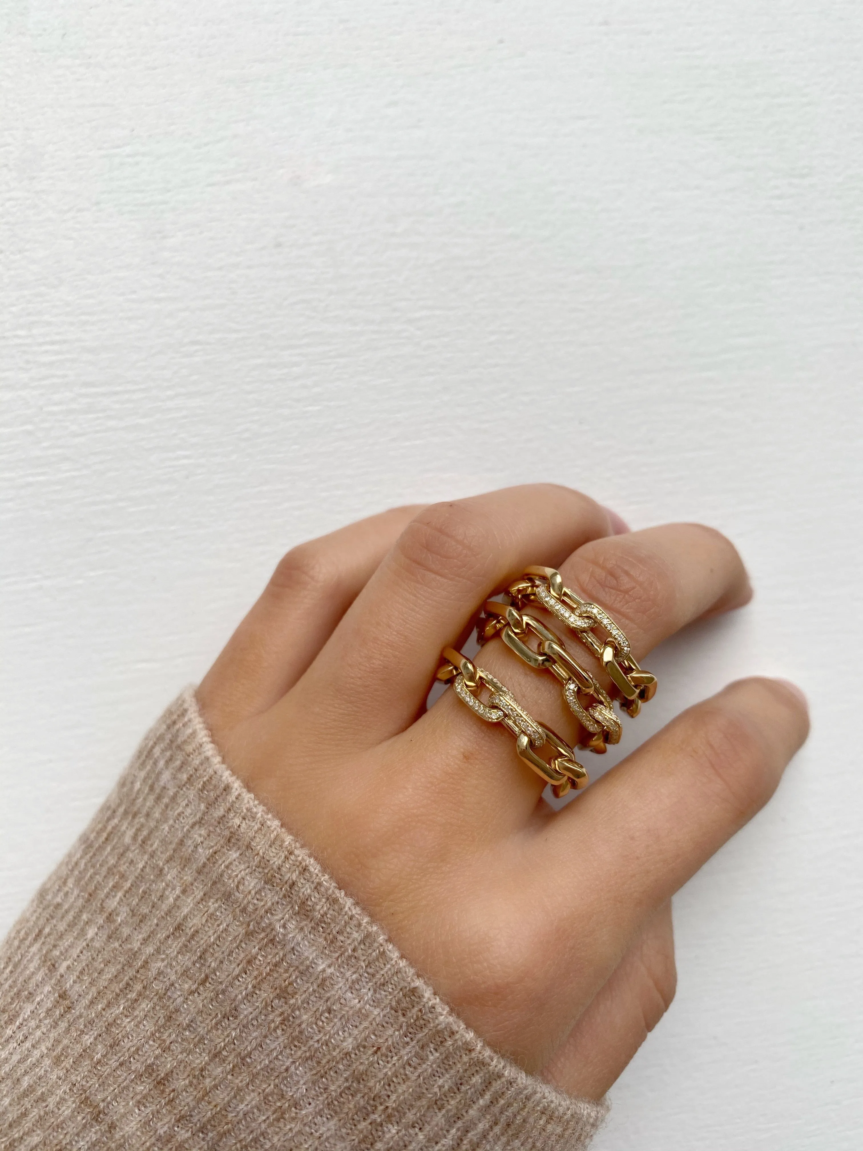 SHIRA CHAIN LINKED STACKING RING