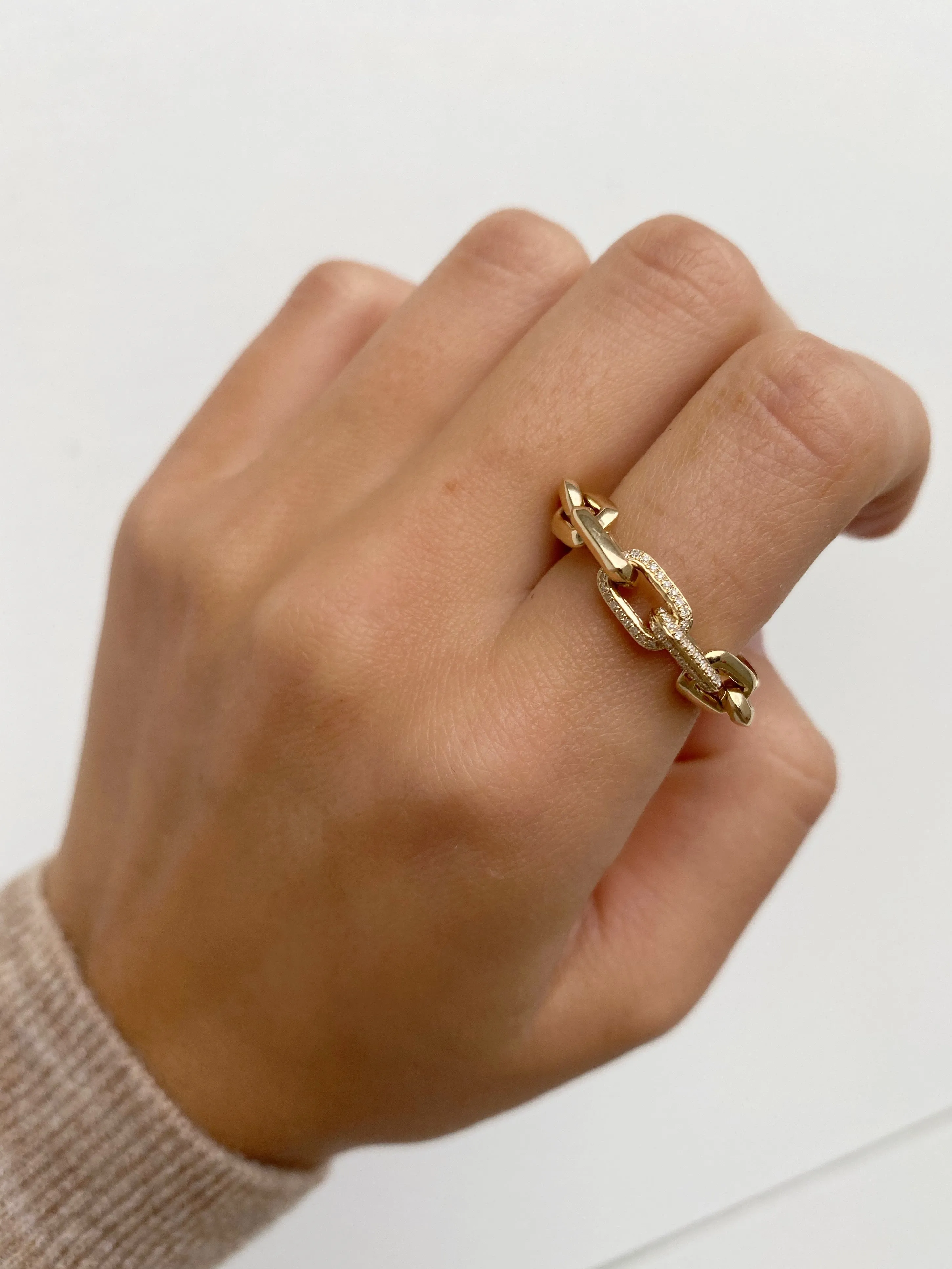 SHIRA CHAIN LINKED STACKING RING