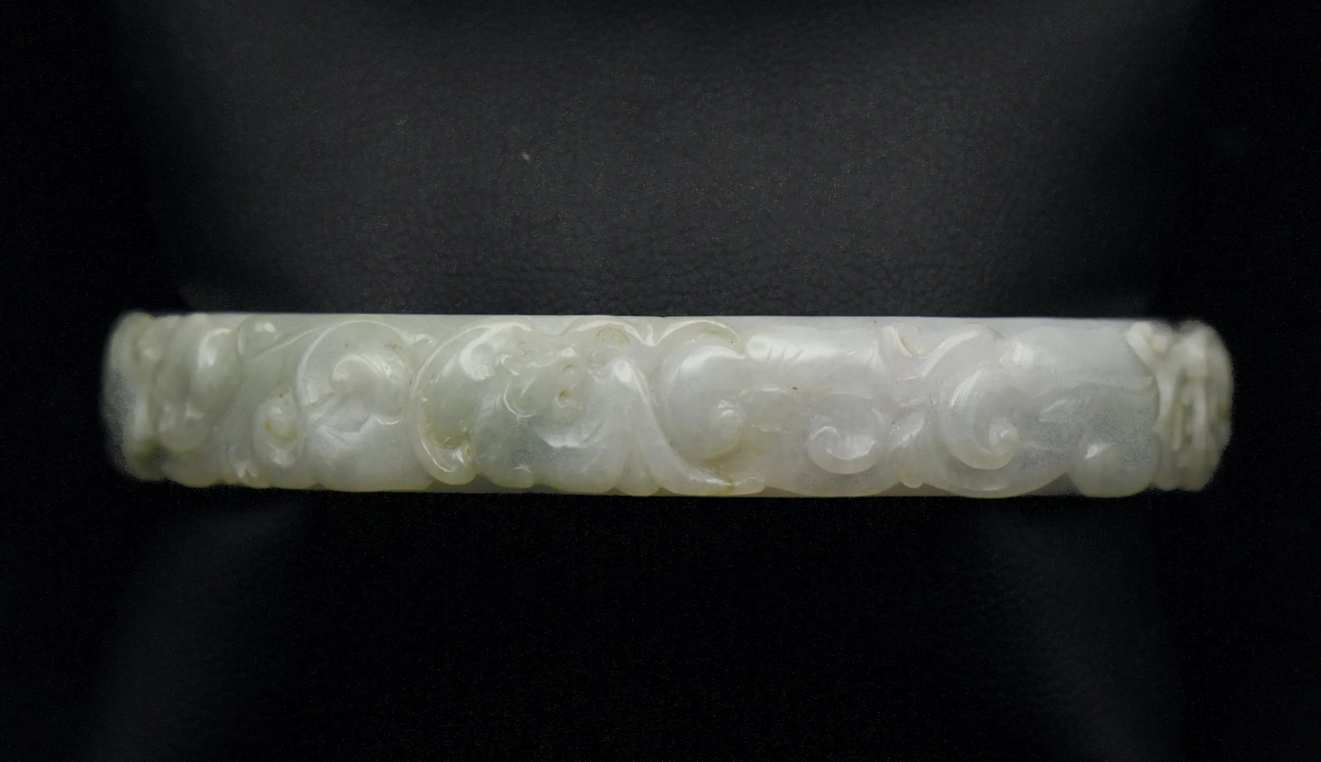 Vintage Carved Jade Bangle Bracelet