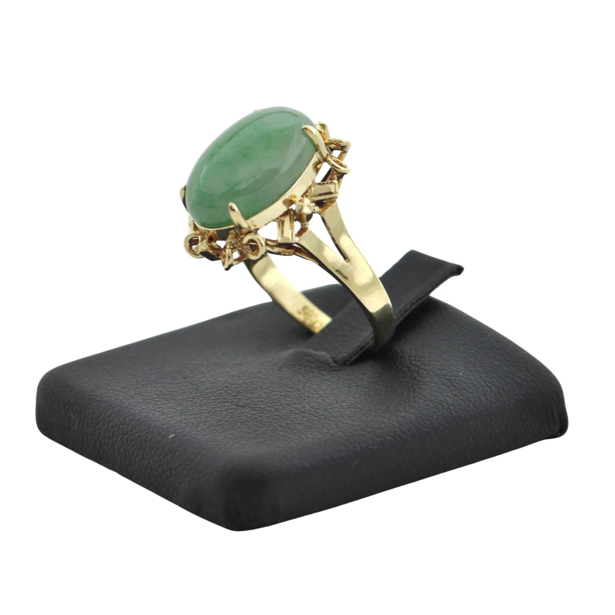 Vintage Jade 14K Yellow Gold Ring