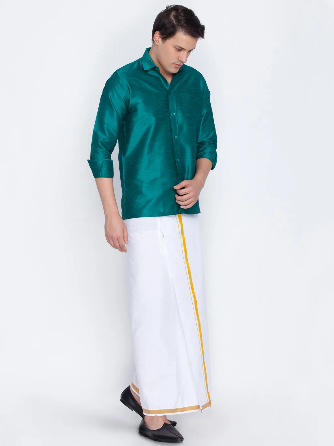 VM By VASTRAMAY Men's Green Cotton Silk Blend Shirt and Mundu Set