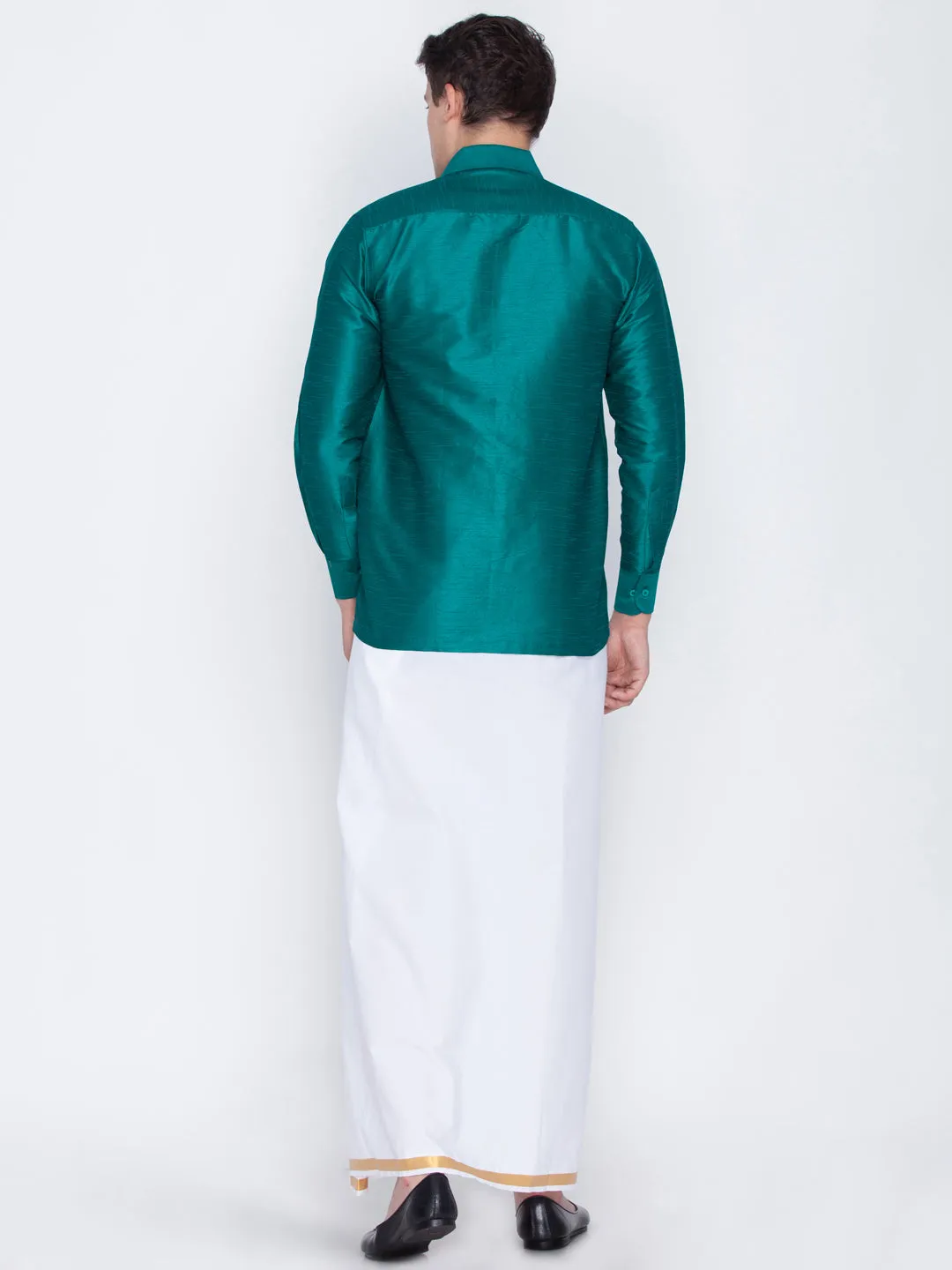 VM By VASTRAMAY Men's Green Cotton Silk Blend Shirt and Mundu Set