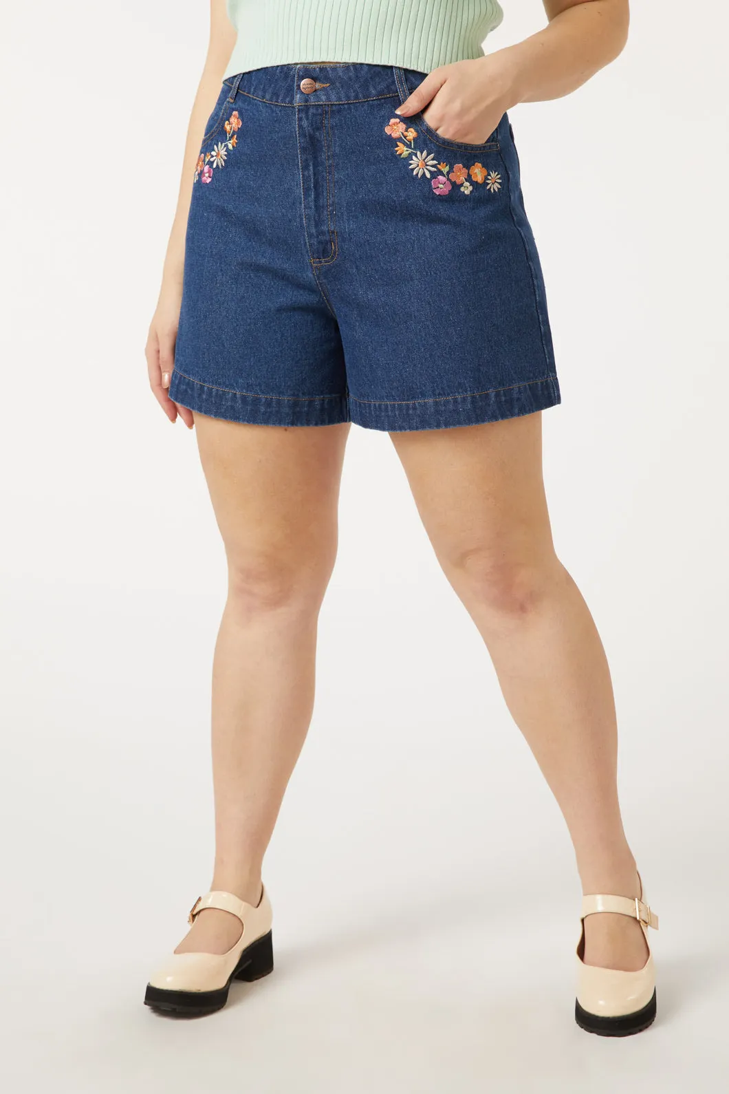 Ziva Emb Shorts